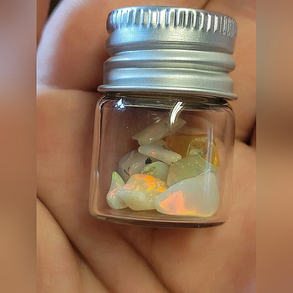 10pcs. OPALS in a Glass Storage Bottle Vial with Screw Cap (22X30mm) Mini Jars - Picture 6 of 6